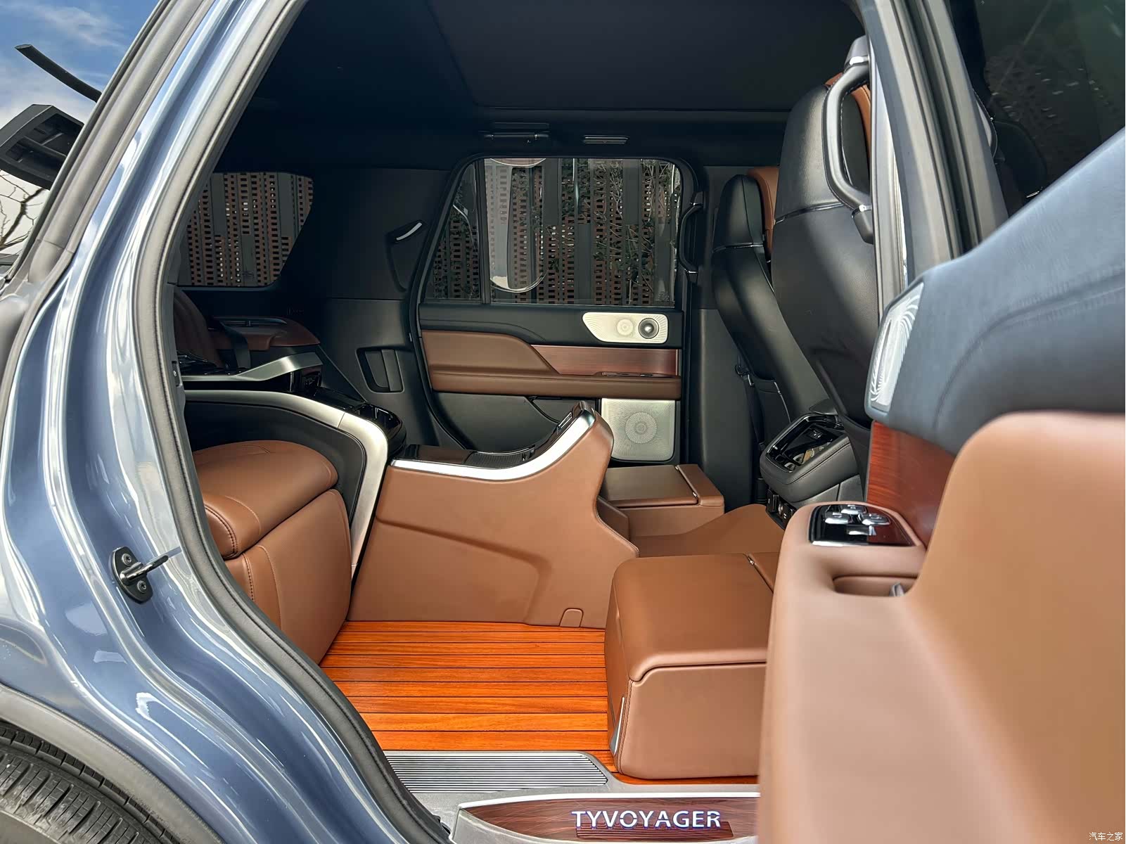 Lincoln Navigator, 2024 10