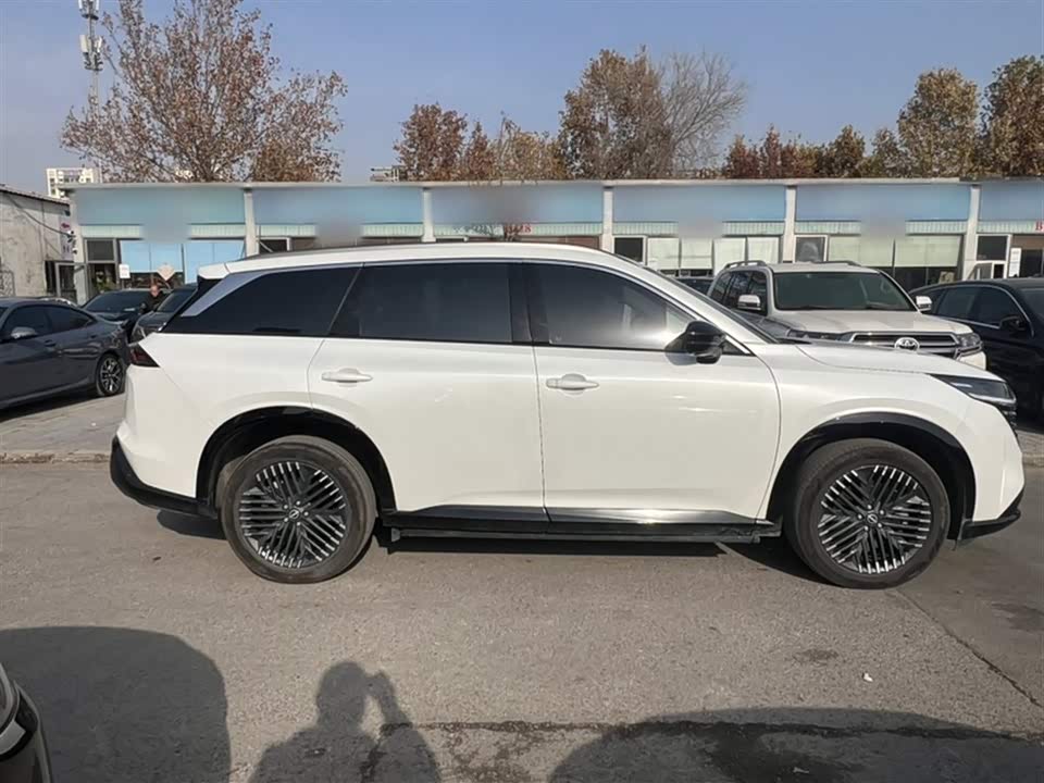 Nissan Exploring the land