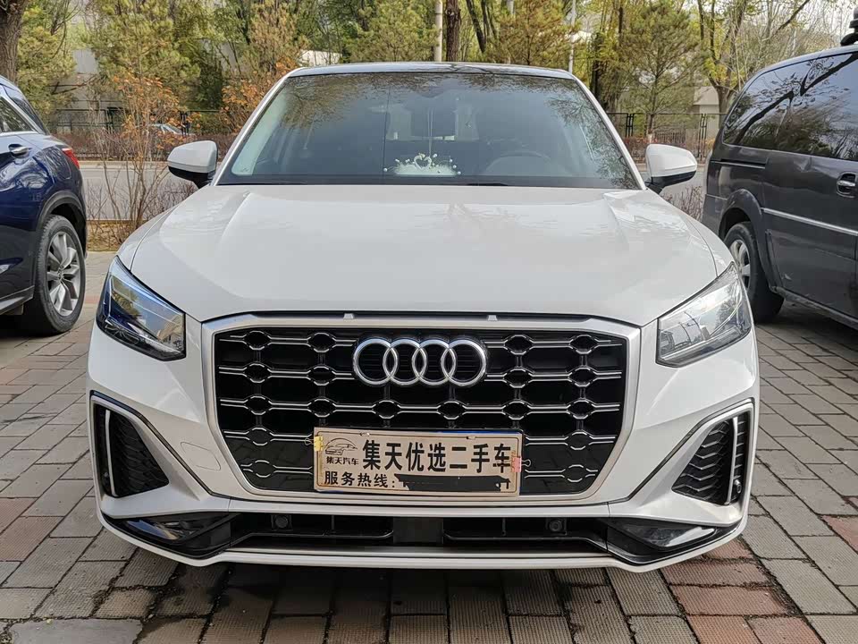 Audi Q2L