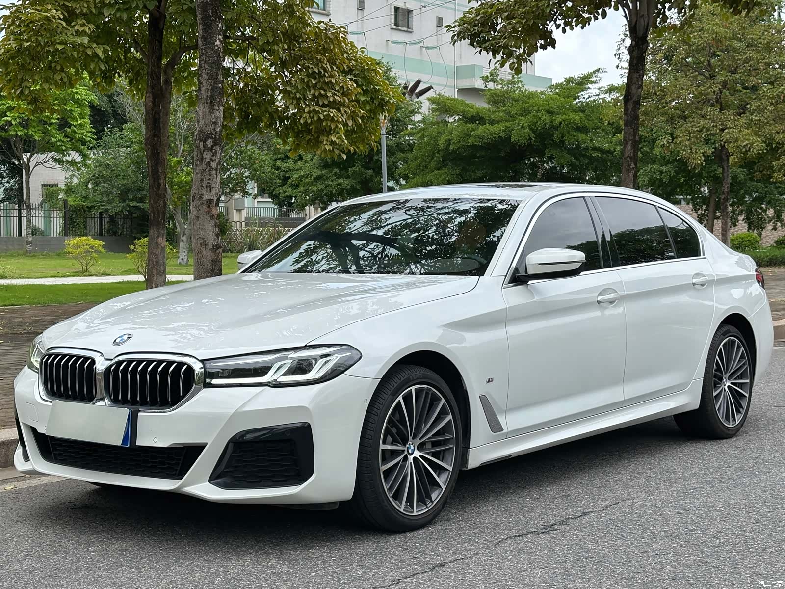 BMW 5 Series, 2023 1