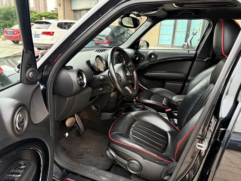 MINI JCW COUNTRYMAN
