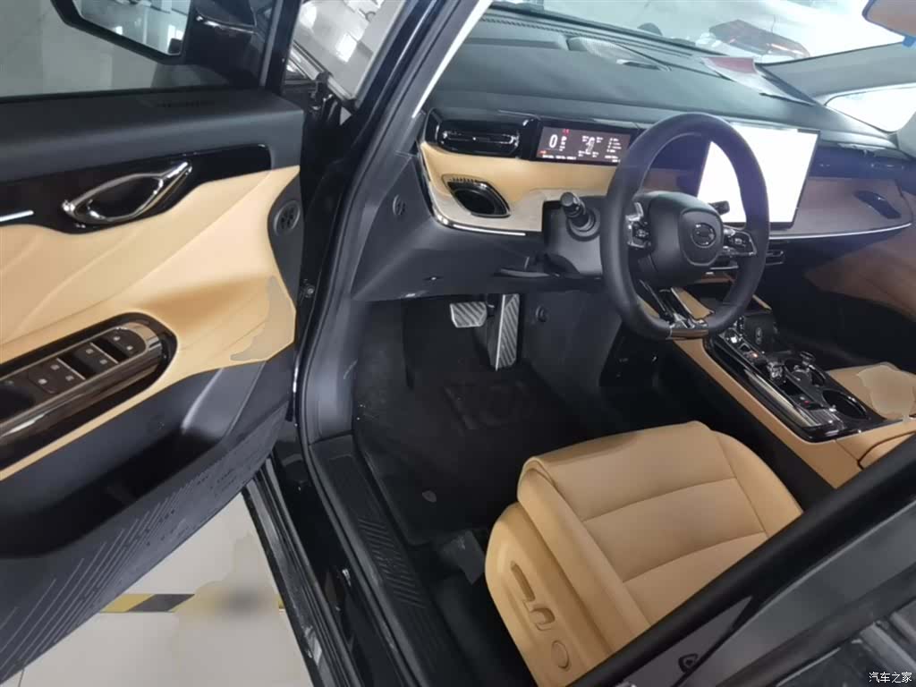 Trumpchi E8, 2025 16