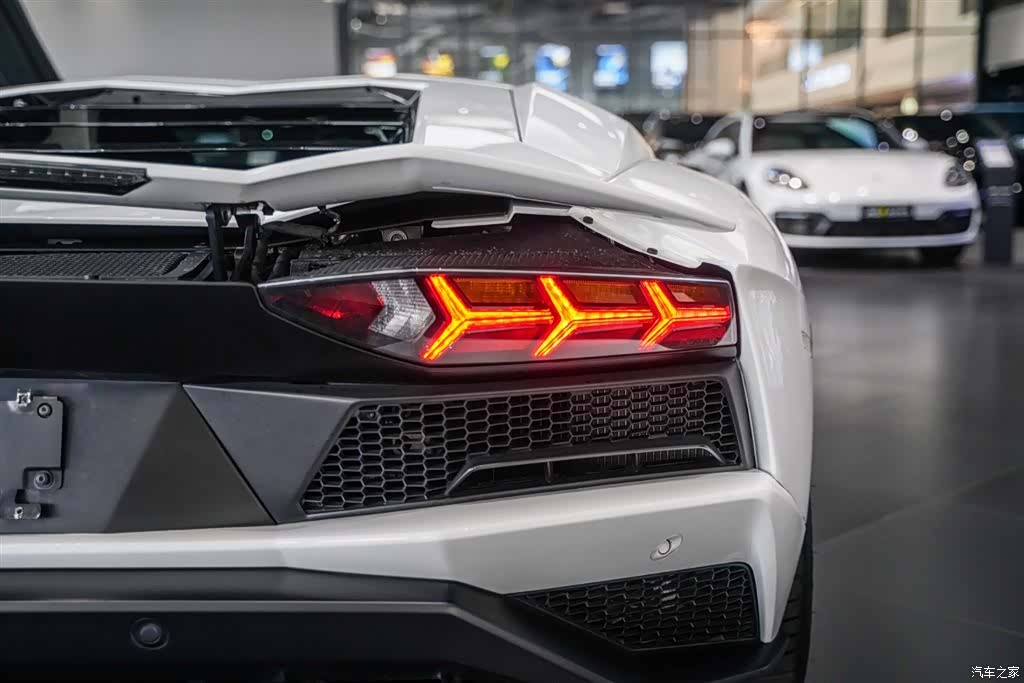 Lamborghini Aventador, 2019 20