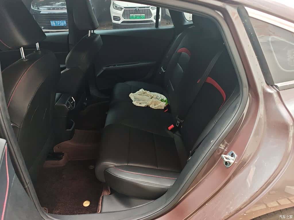 MG MG5, 2025 13