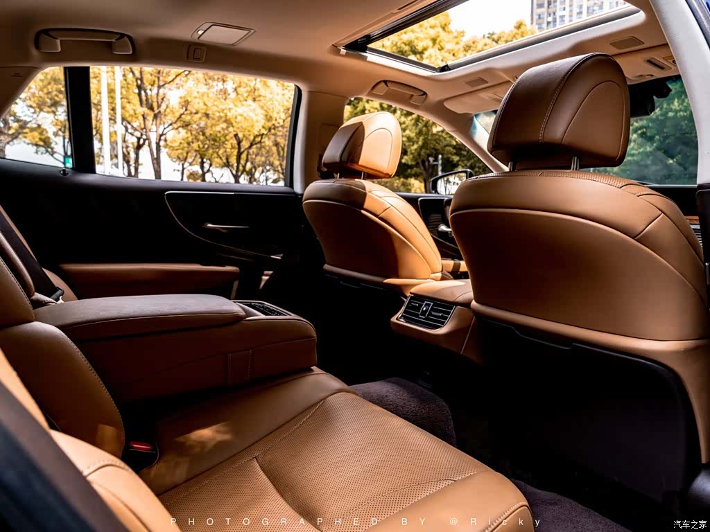 Lexus LS, 2018 12