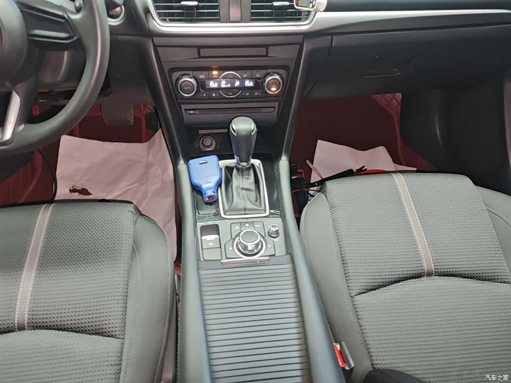 Mazda Mazda3, 2020 14