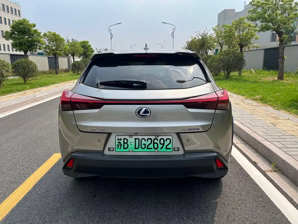 Lexus UX