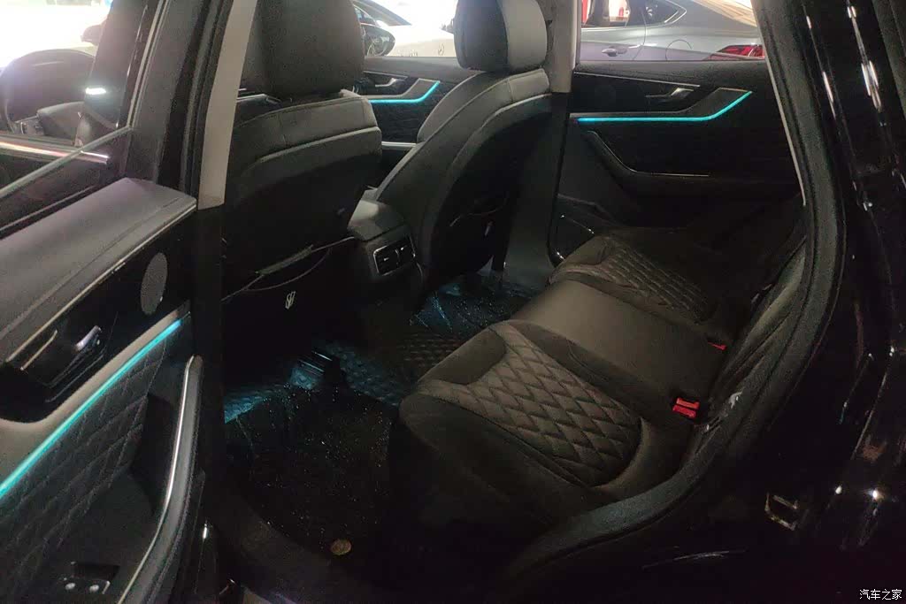 Hongqi HS5, 2021 11