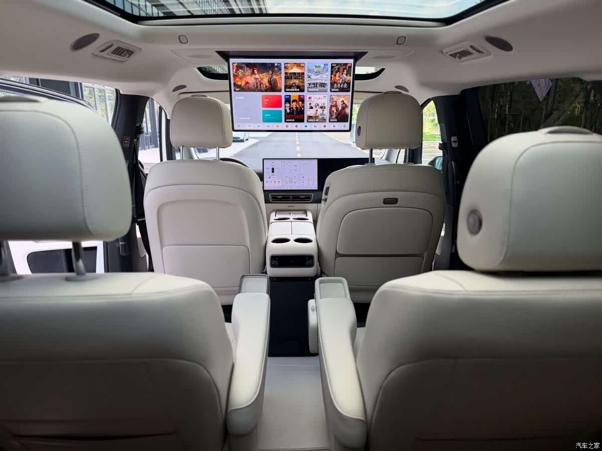Li Auto MEGA, 2025 12