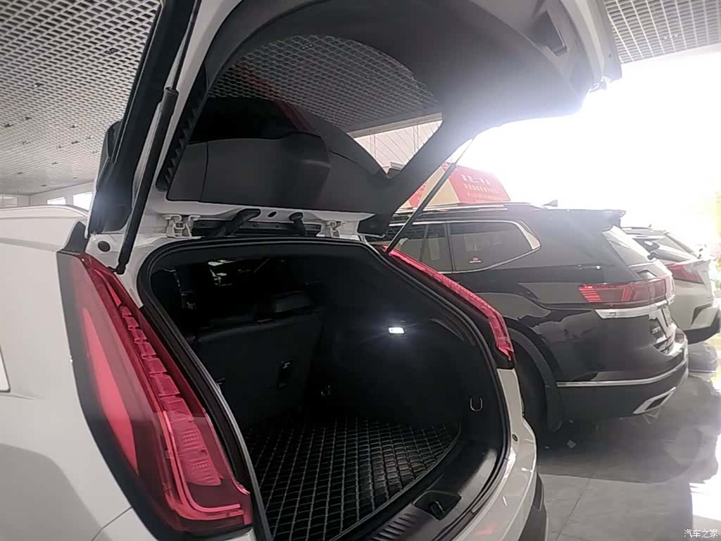 Cadillac XT4, 2022 19