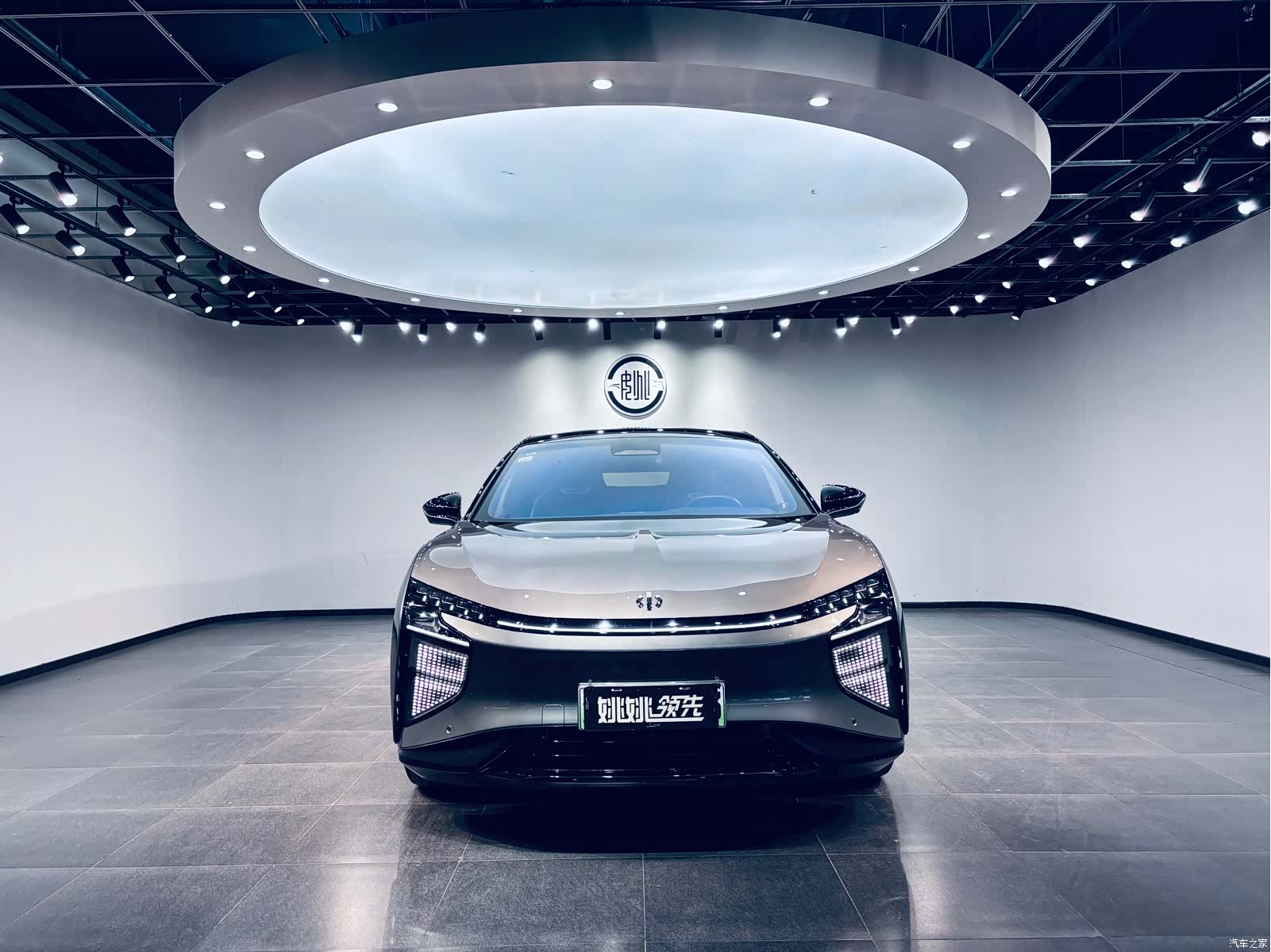 HiPhi X, 2021 2