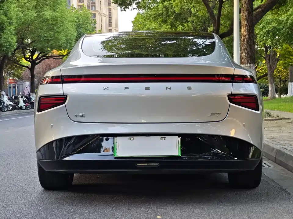 XPENG P7