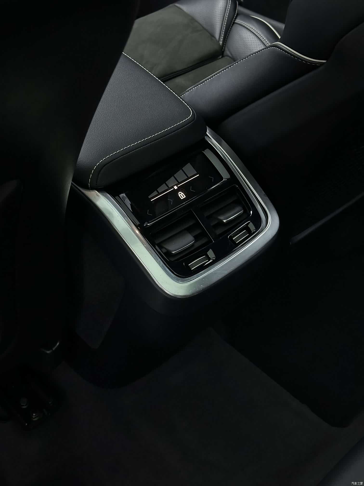 Volvo XC60, 2018 14