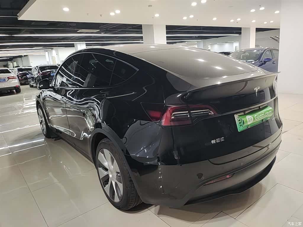 Tesla Model Y, 2022 все фото