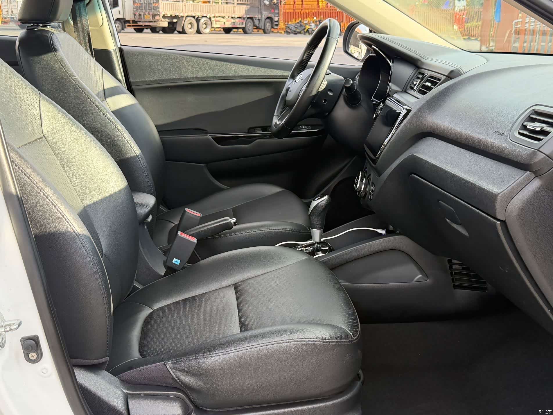 Kia K2, 2014 10
