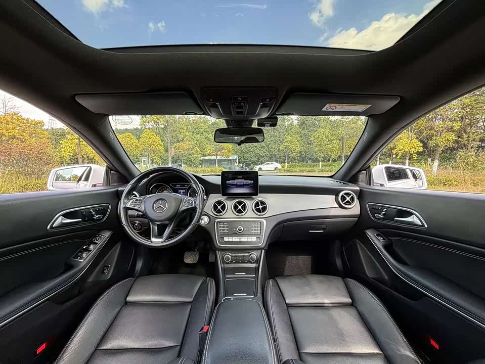 Mercedes-Benz CLA