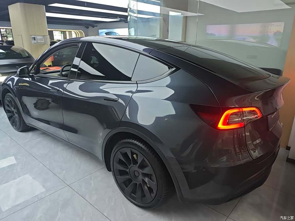 Tesla Model Y, 2023 все фото