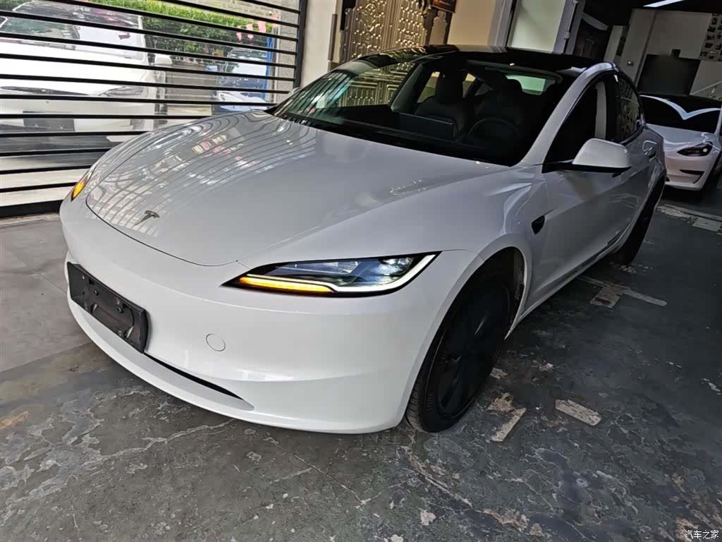 Tesla Model 3, 2025 2