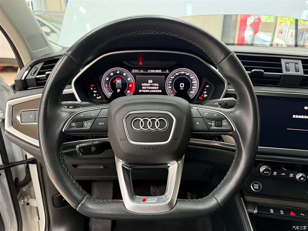 Audi Q3, 2023 11