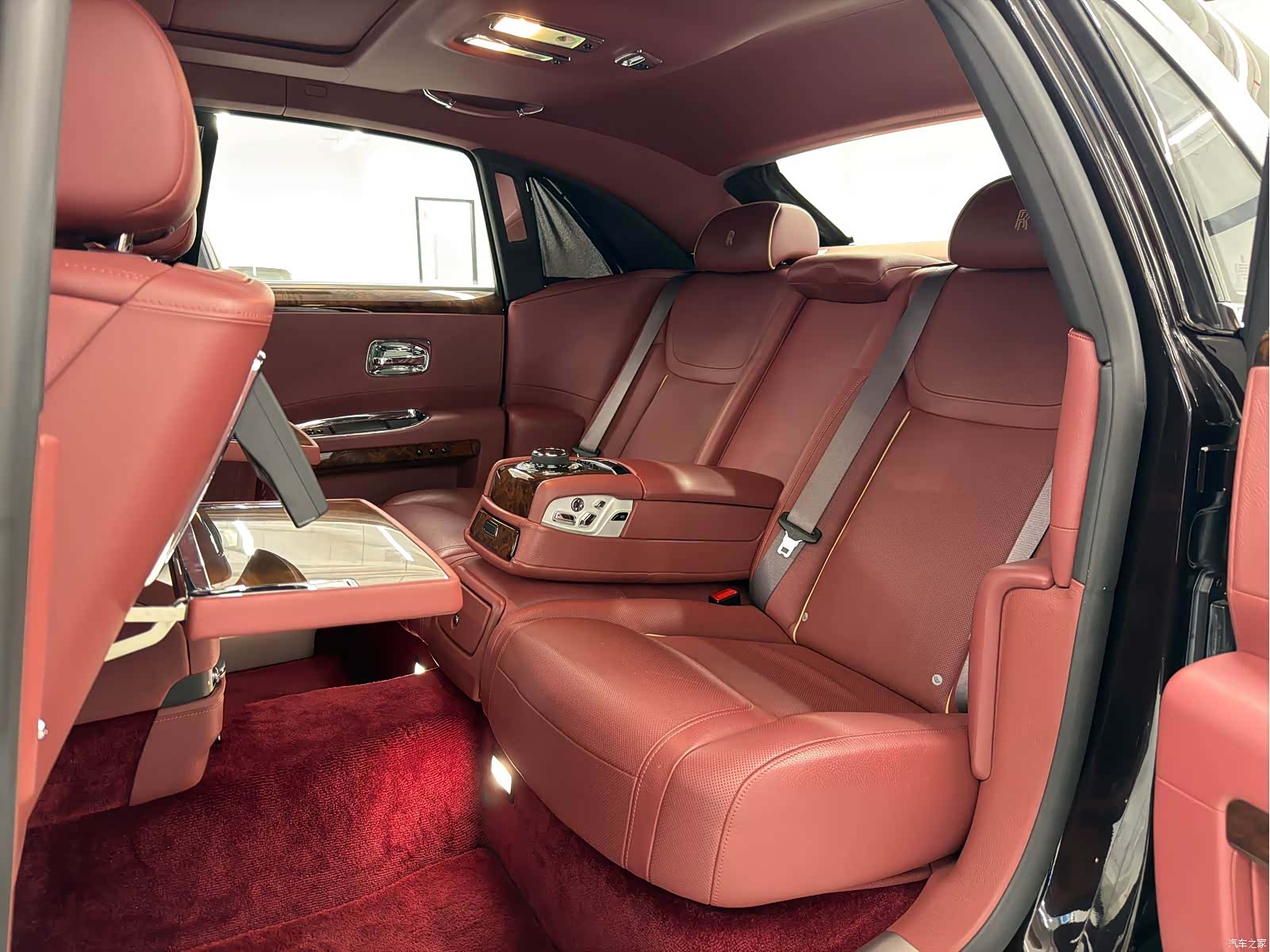 Rolls-Royce Ghost, 2015 8