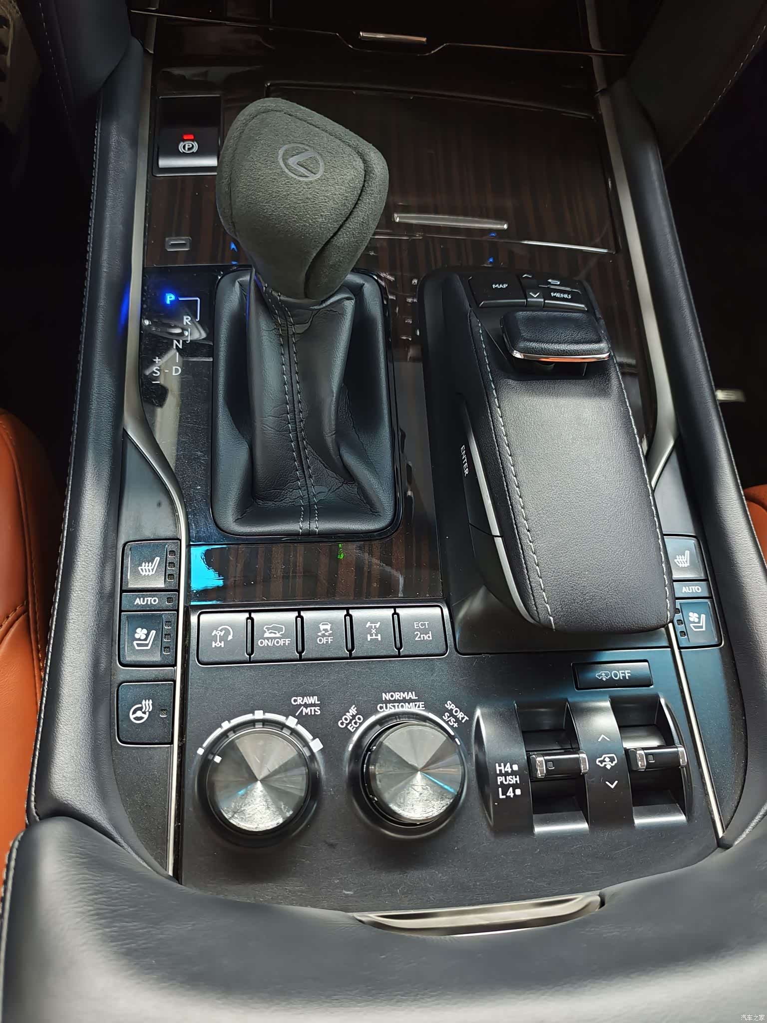 Lexus LX, 2017 14