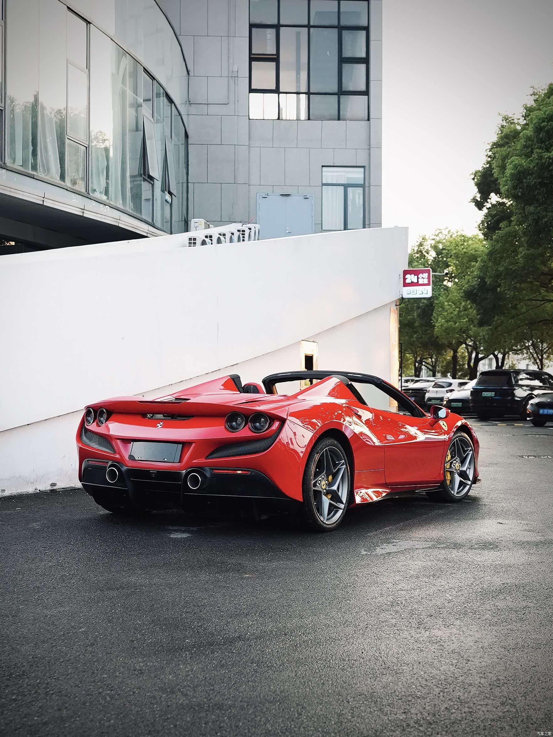 Ferrari F8, 2022 8