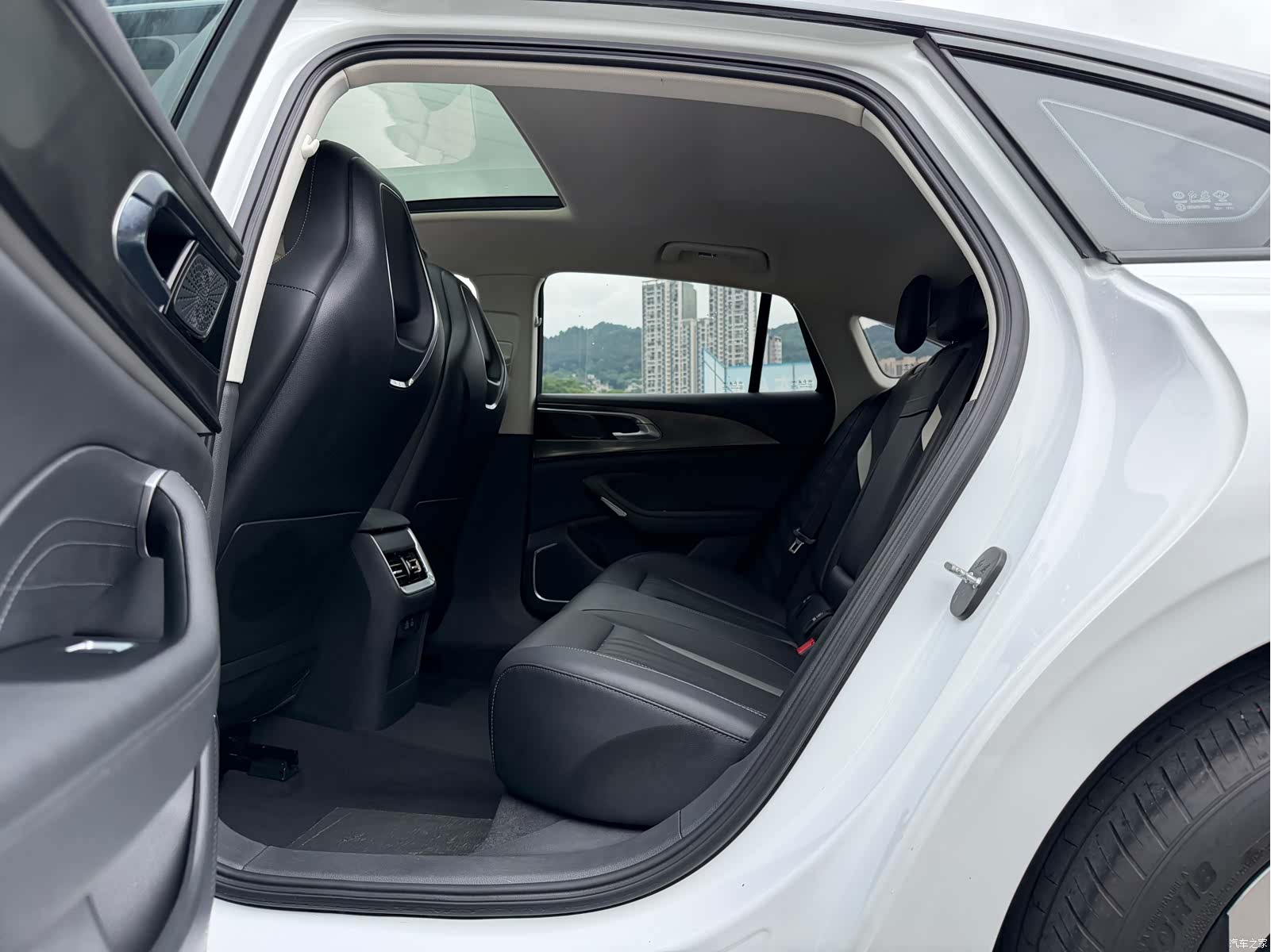 Hongqi H6, 2023 14