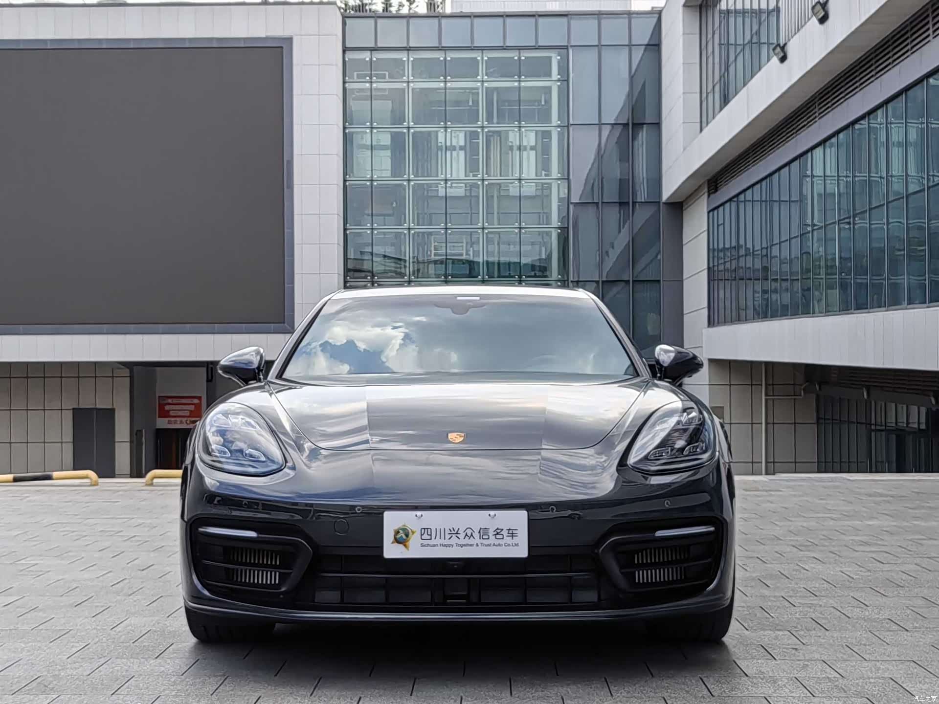 Porsche Panamera, 2022 3