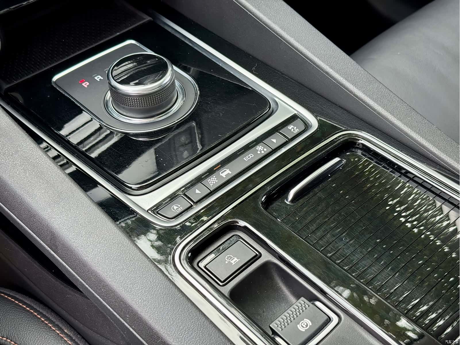Jaguar F-PACE, 2018 13