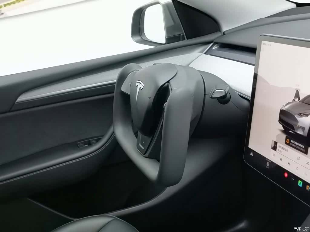 Tesla Model Y, 2024 22
