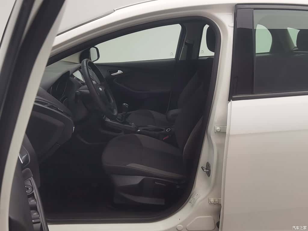 Ford Focus, 2015 10