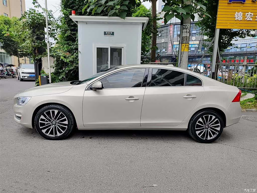 Volvo S60, 2019 3