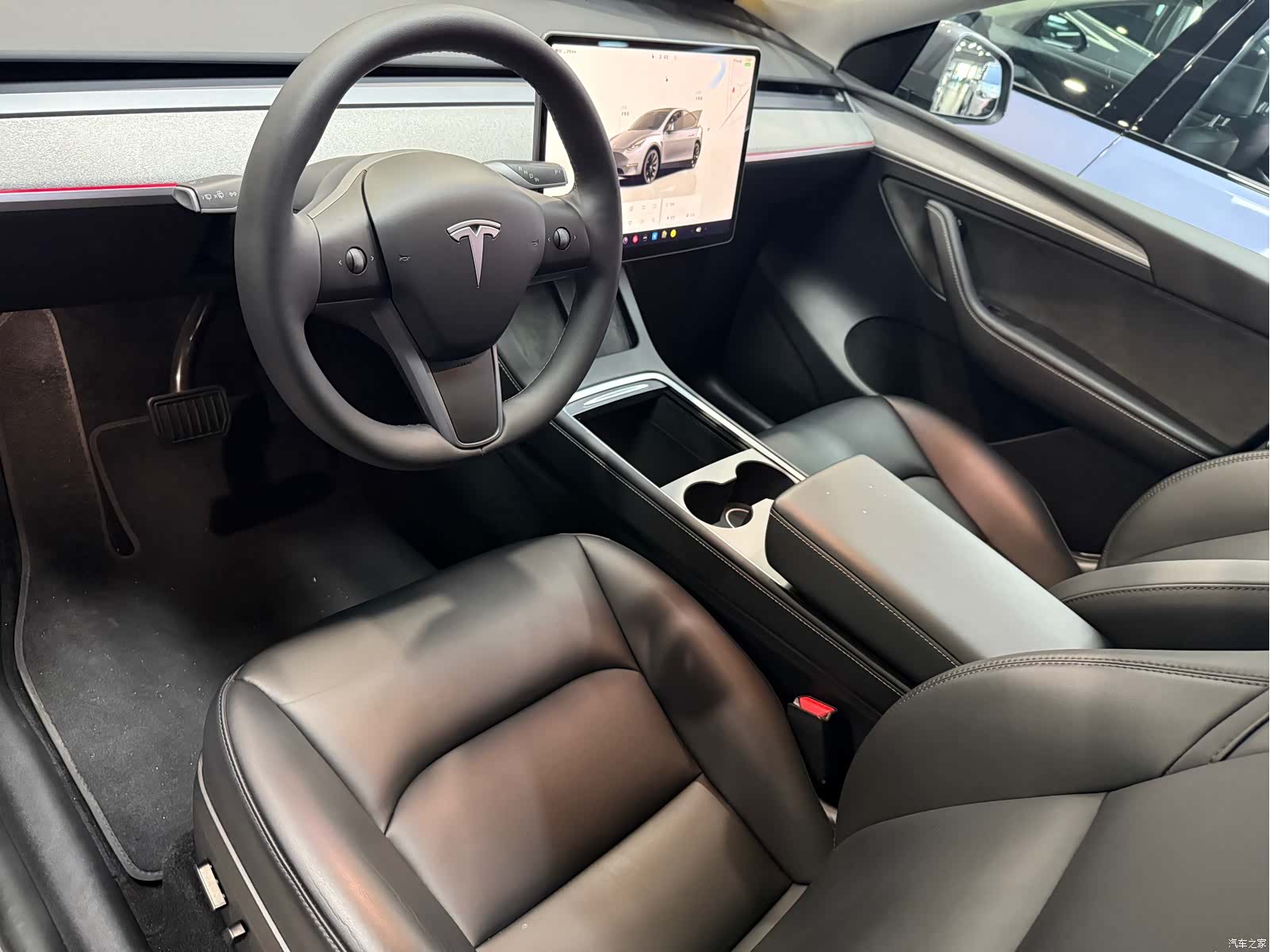 Tesla Model Y, 2024 4