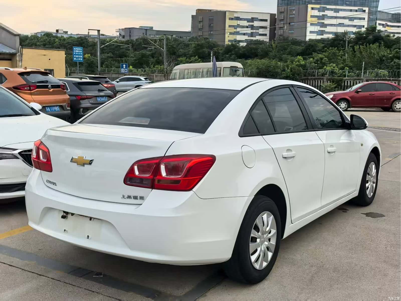 Chevrolet SE, 2015 все фото