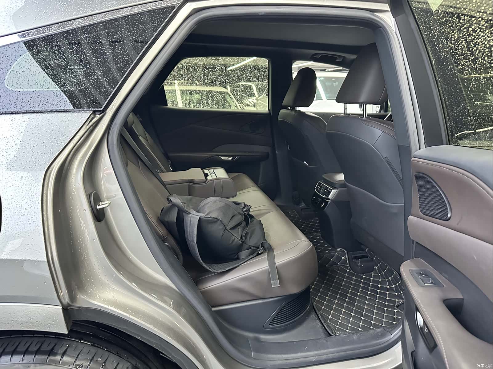 Lexus RX, 2023 4