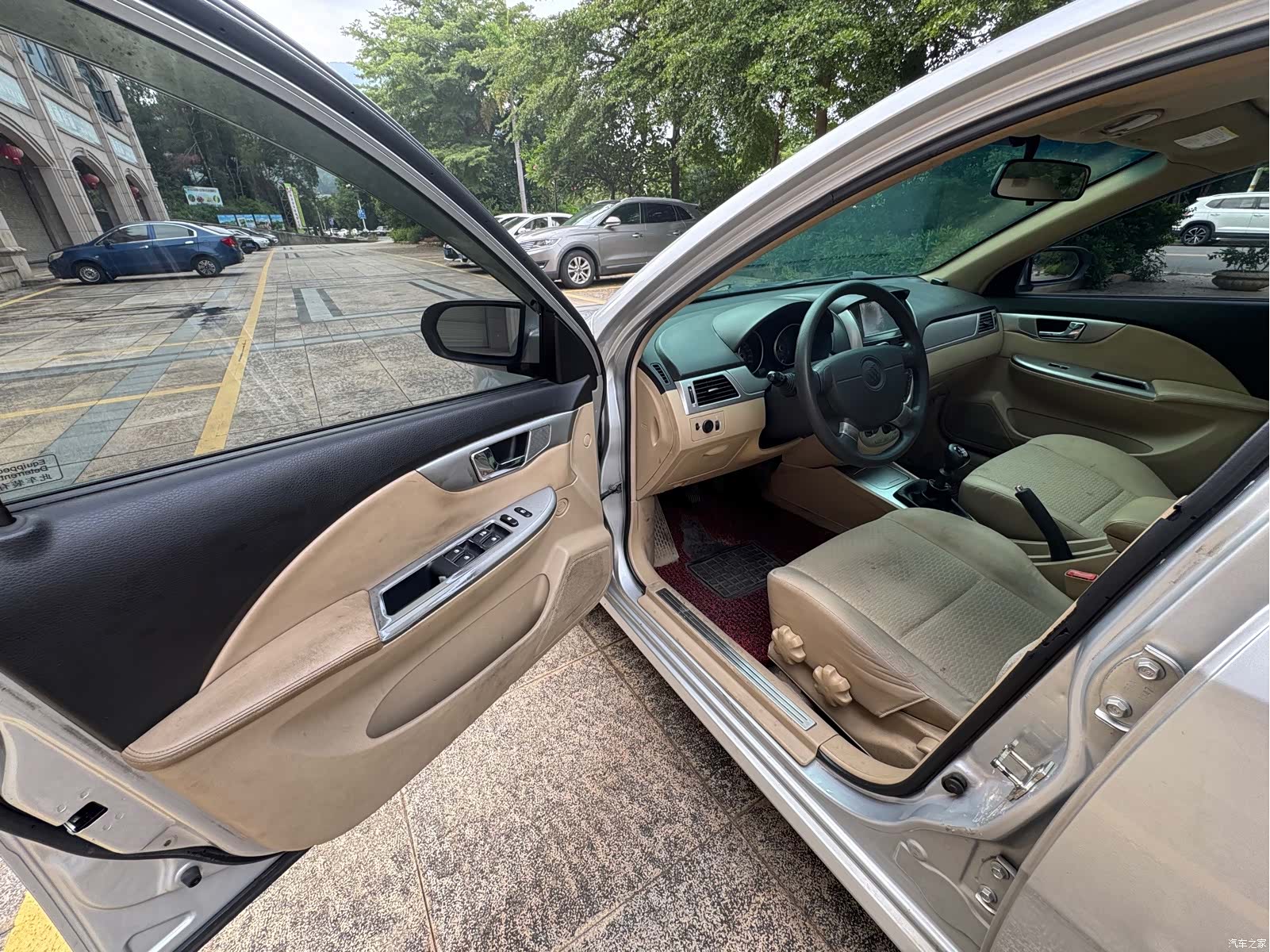 Buick 1.6LX-MT, 2011 10