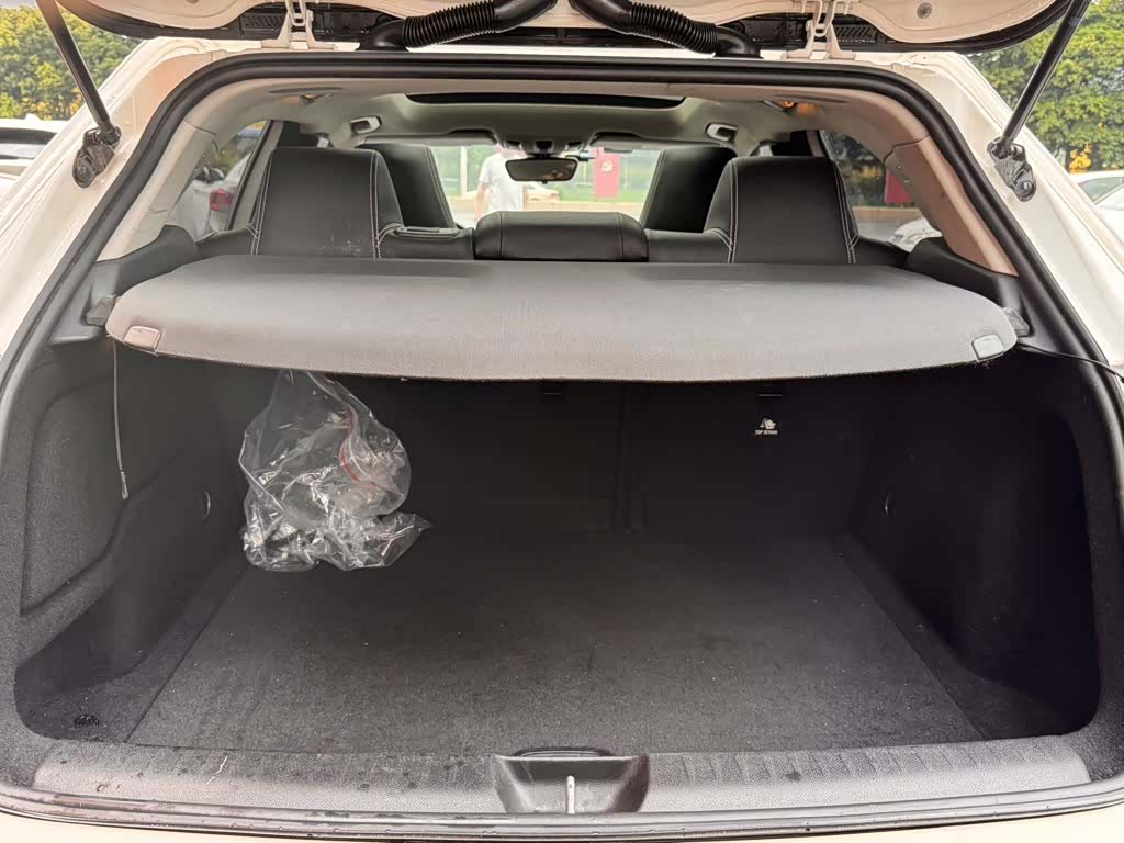 Mercedes-Benz GLA, 2019 12