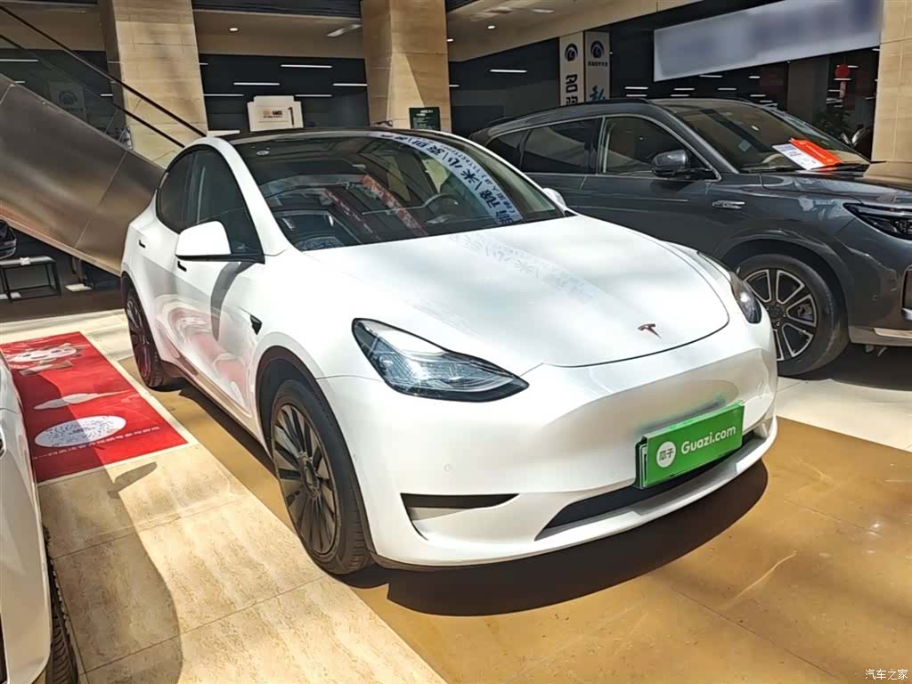 Tesla Model Y, 2022 4