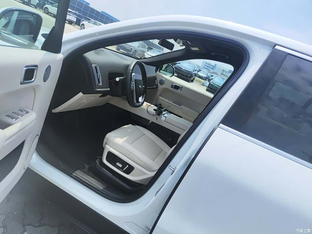 Li Auto L8, 2025 2