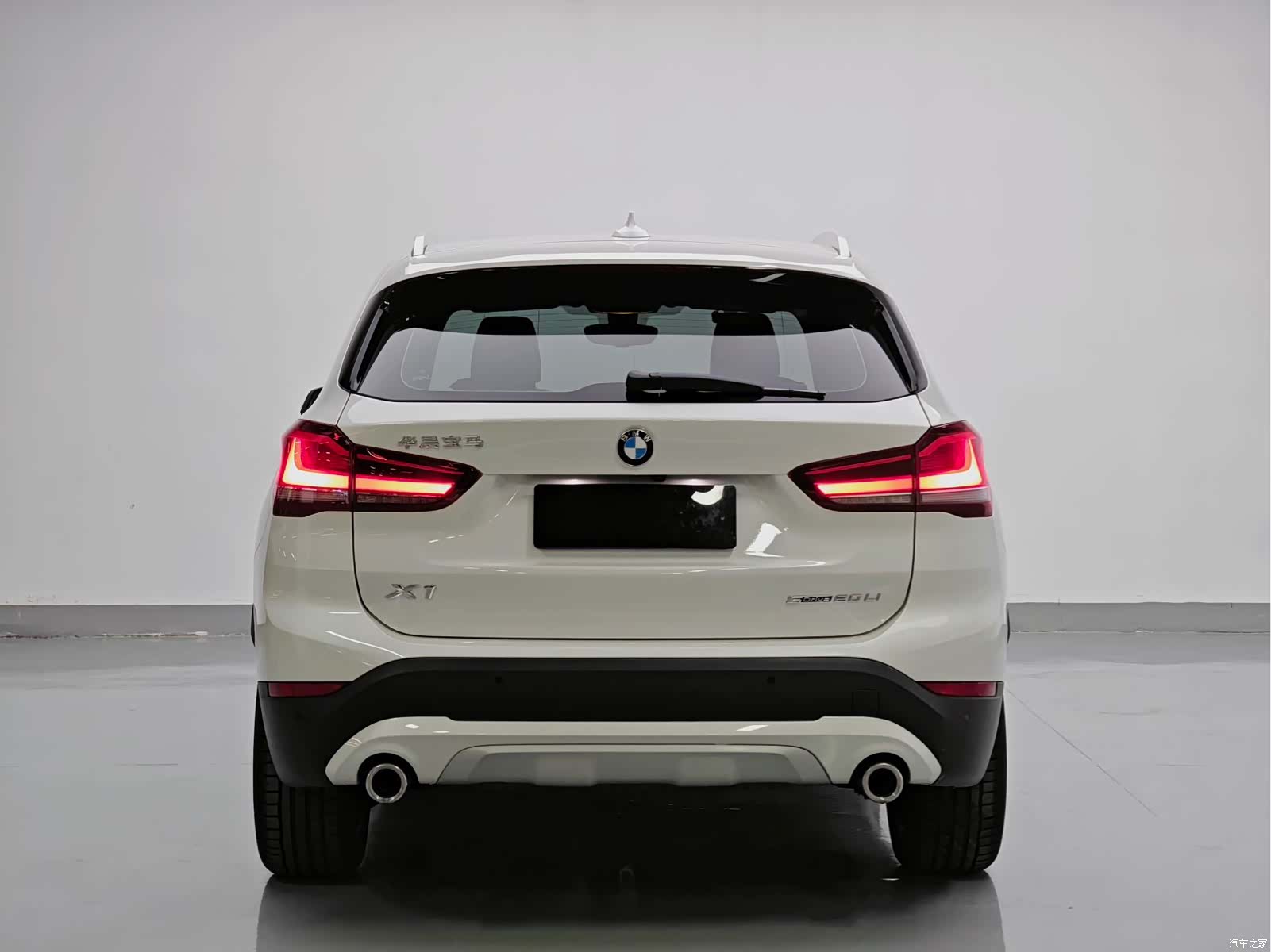 BMW X1, 2023 все фото