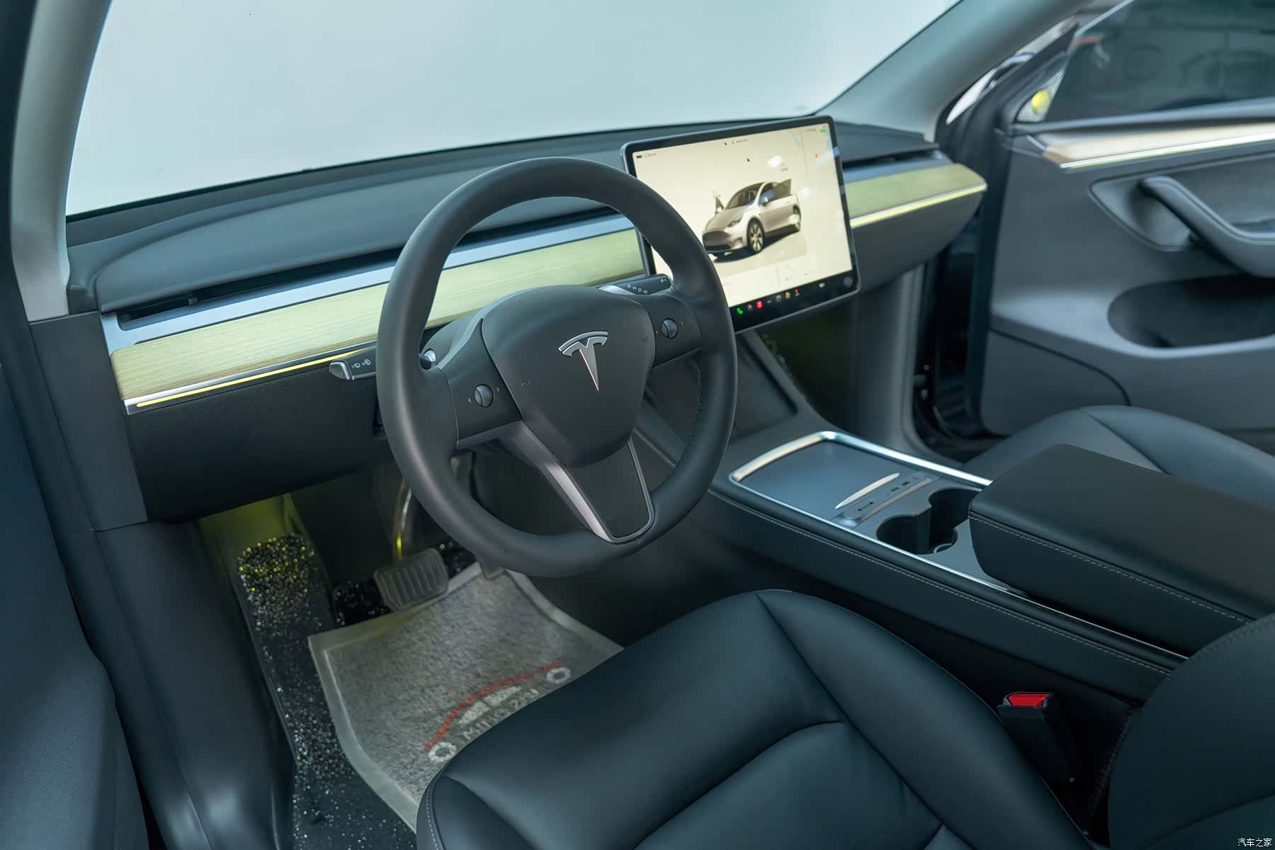 Tesla Model Y, 2023 9