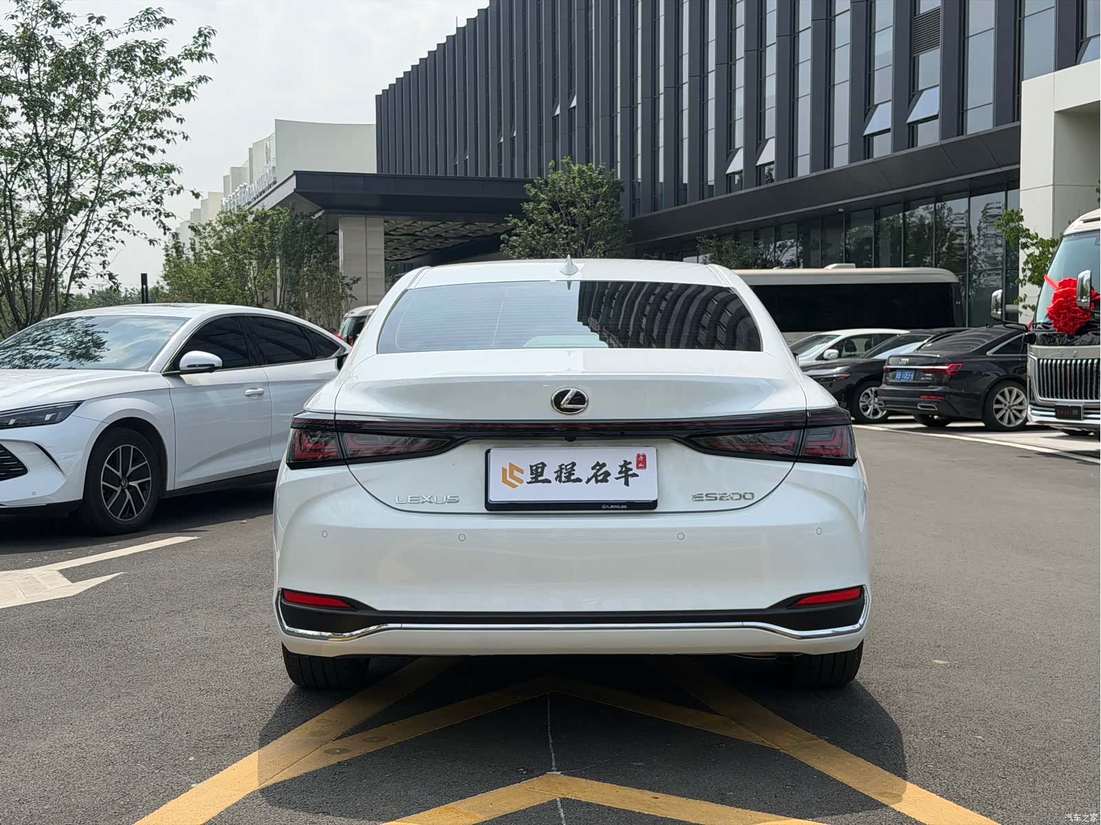 Lexus ES, 2026 6