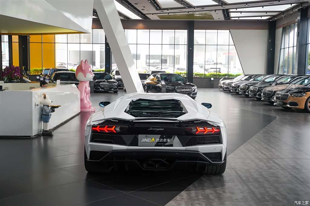 Lamborghini Aventador, 2019 8