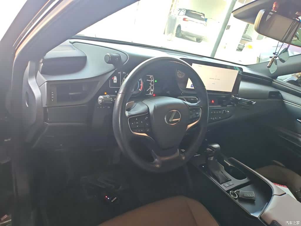 Lexus ES, 2022 6