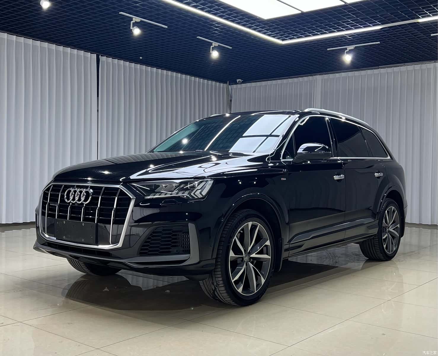Audi Q7, 2020 1