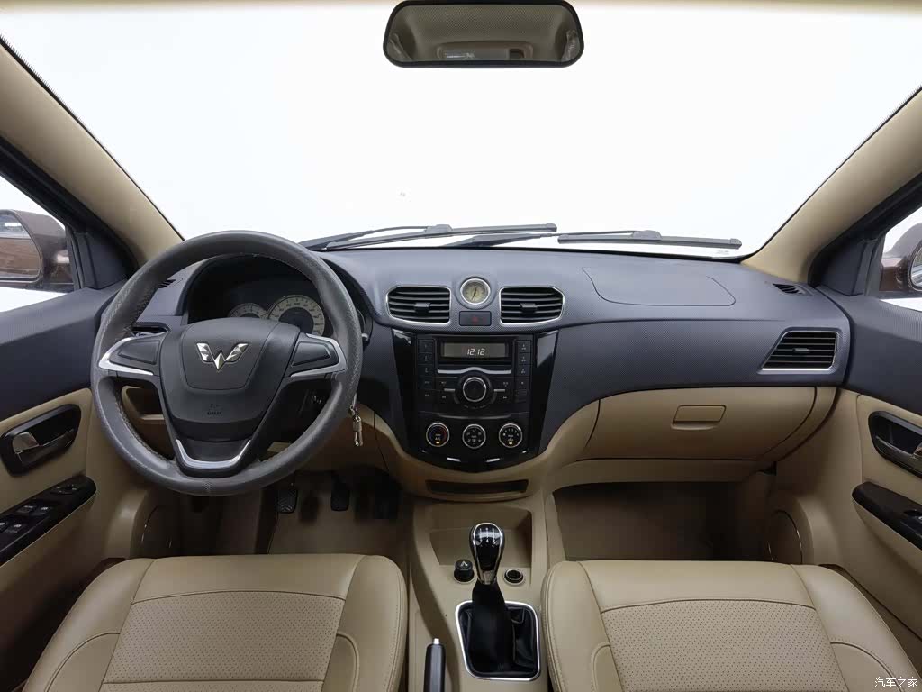 Wuling Hongguang, 2015 все фото