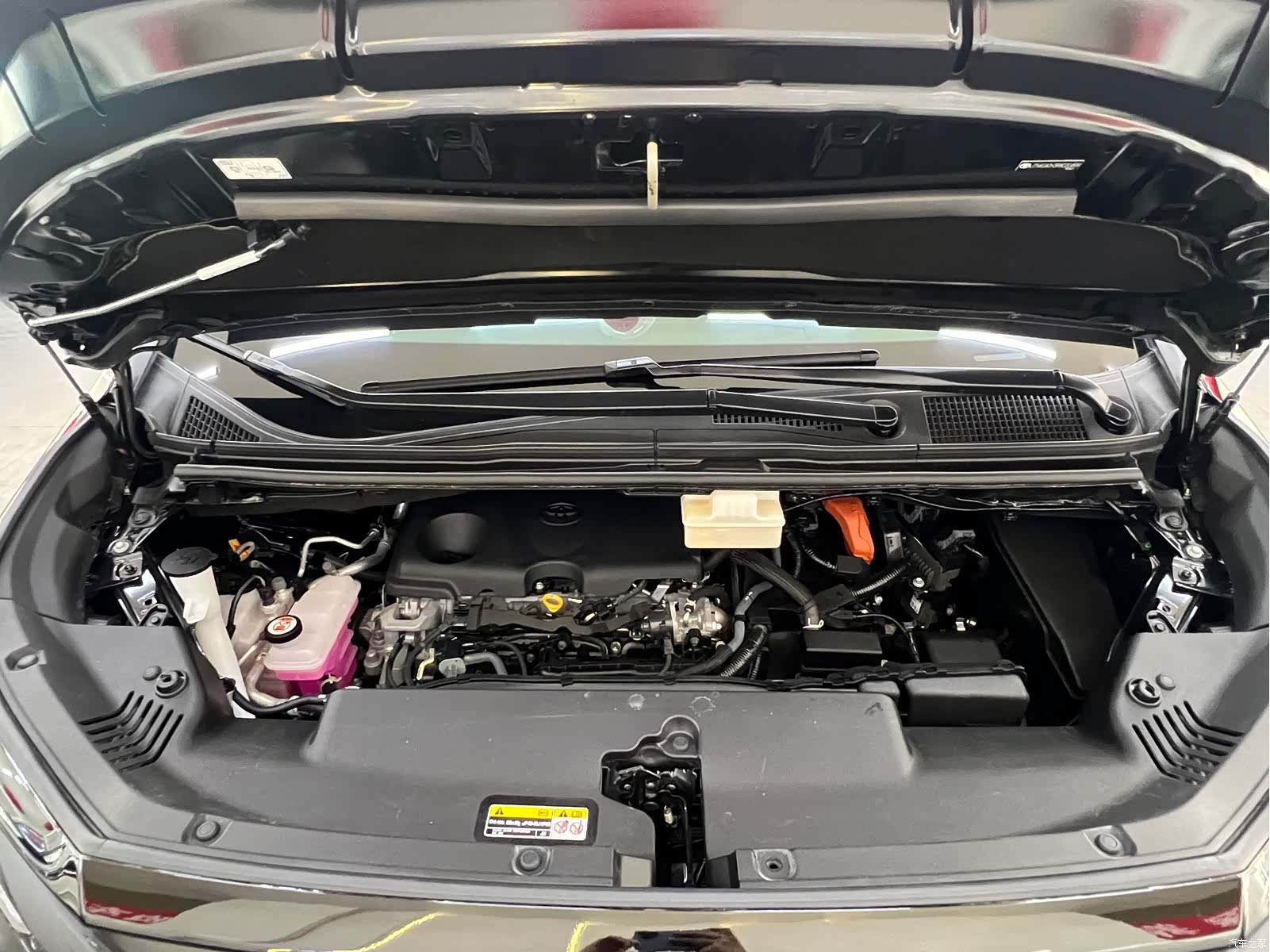 Toyota Vellfire, 2024 25