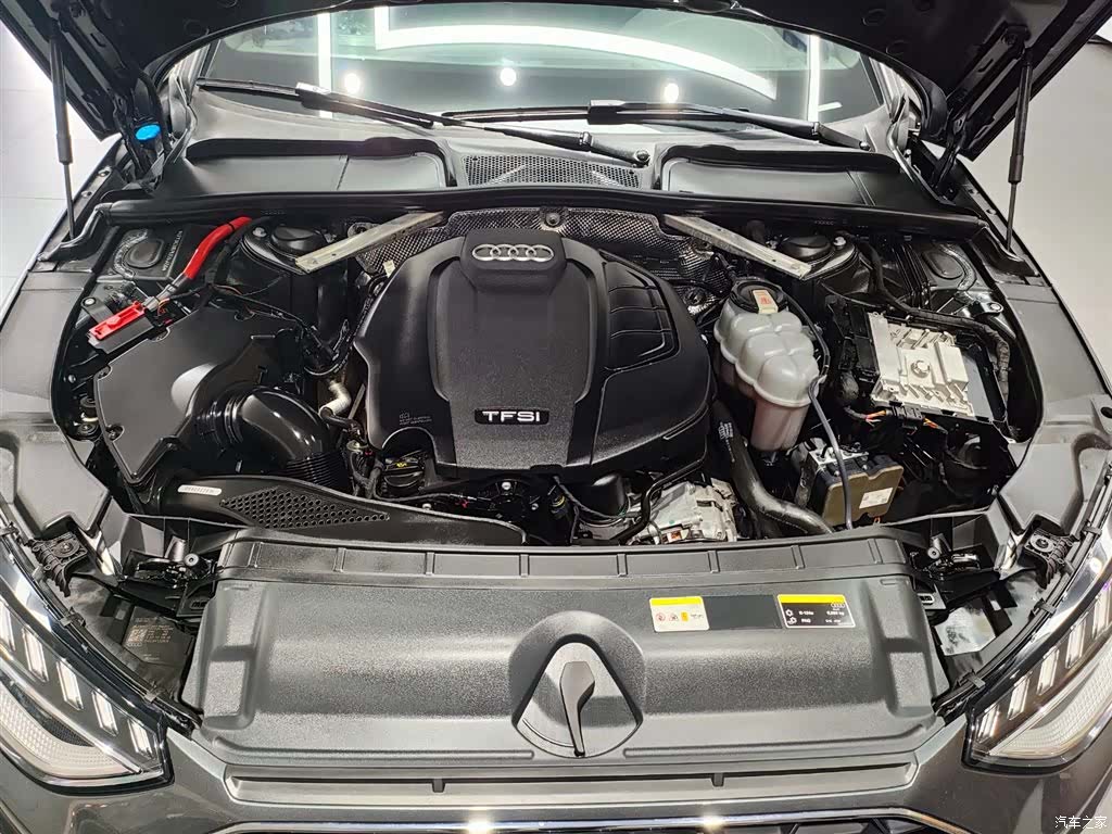 Audi A4L, 2021 8