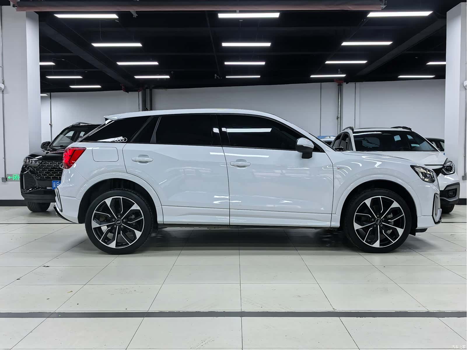 Audi Q2L, 2023 7
