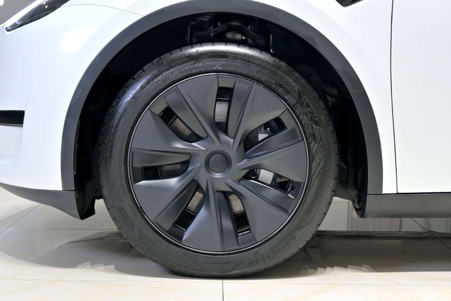 Tesla Model Y, 2024 8